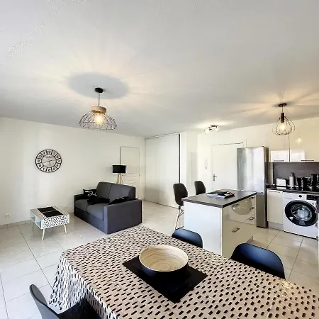 Apartment T2 Dans Avec Piscine *