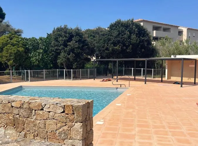 T2 Dans Avec Piscine * Calvi (Corsica)