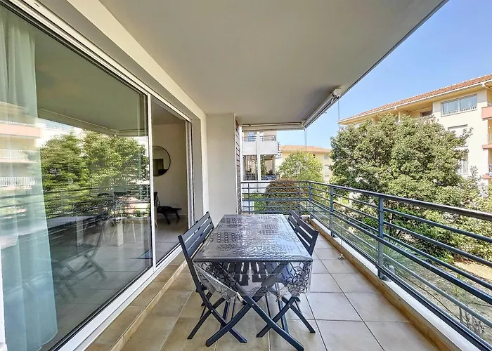 T2 Dans Résidence Avec Piscine