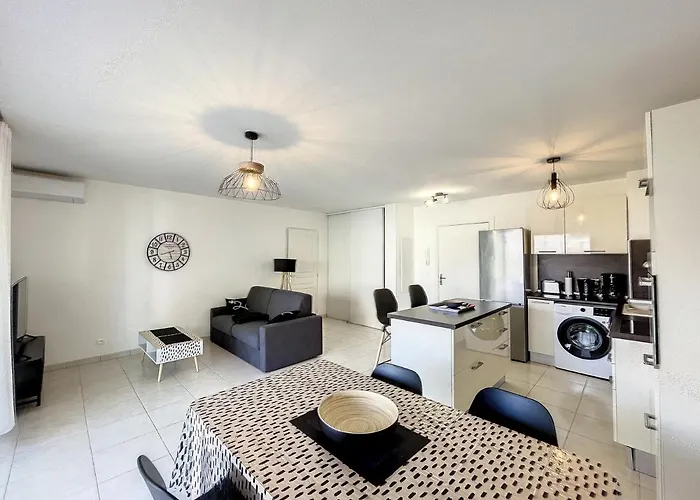 Apartmán T2 Dans Avec Piscine *