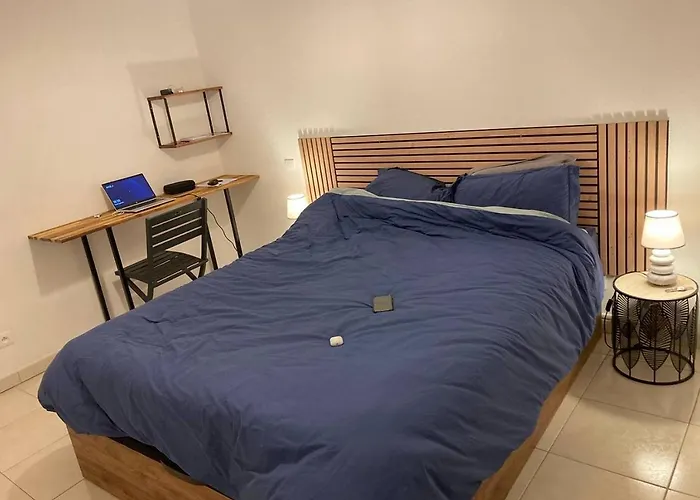 Apartmán T2 Dans Avec Piscine Calvi (Corsica)